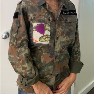 Camo Print Jacket in Light Cotton, with accent details, Size S.